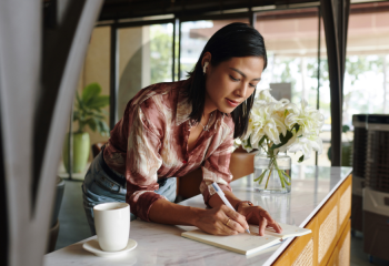 Planejamento na compra de semijoias e datas estratégicas para 2026